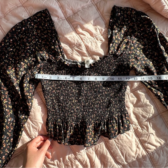 Cute Nordstrom Top - Picture 6 of 6